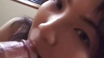 Seorang pria indo hot sex video menjilat vagina ke pelacur Rusia membayar uang untuk itu