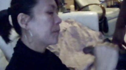 Seorang gadis indo adult xxx muda mencukur kakinya di kamar mandi dan tidak tahu bahwa ada kamera tersembunyi yang dipasang di sana