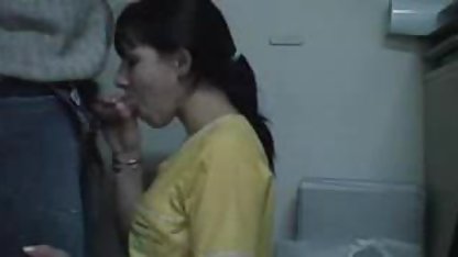 Kecantikan menanggalkan pakaiannya menghisap kontol bokep hamil indo pria