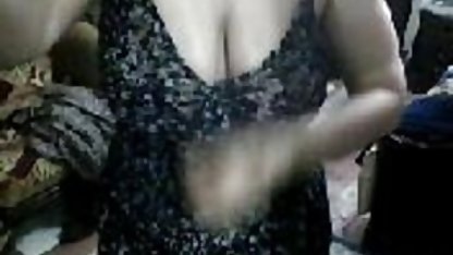 Gadis berambut merah yang gemuk siap memukul pantat waptrick indo sex dengan pantat telanjang