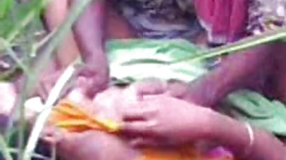Julia yang tak tahu malu menunjukkan solo yang video xxx indo bokep menyenangkan di sofa