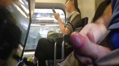 Cewek sederhana dalam topeng mengundang xx sex indo teman untuk bercinta