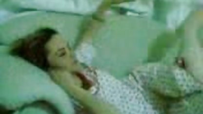 Wanita Rusia porn seks indo yang bersemangat memuaskan rombongan anjing yang tak pernah puas