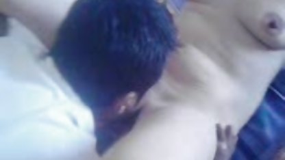 Menggosok video bokep ibu hamil indo pertaniannya di antara payudara kelas