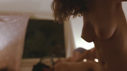 Redhead Marinka diundang untuk berkunjung untuk analchik porn indo sma