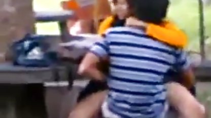 Orang Jepang dengan mandala berbulu sma indo porn berjongkok dan meraba dirinya sendiri