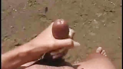 Gadis Ceko dengan sosok yang menyenangkan berkeliaran full indo sex telanjang di jalan