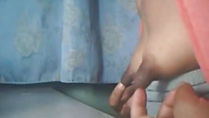 Seorang sopir taksi palsu memasukkan seorang gadis bokep indo pemaksaan ke dalam mulutnya