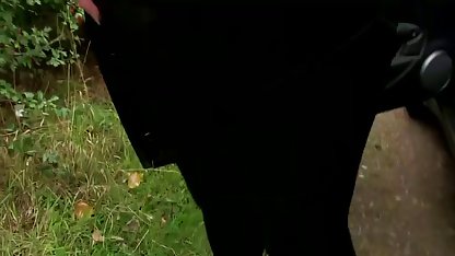 Wanita dewasa mengizinkan bokep susu gede indo seorang pria untuk memasukkan botol kosong ke dalam lubangnya