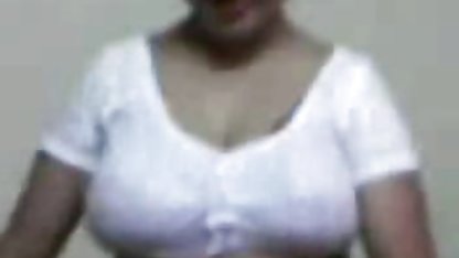 Gadis bokep indo om om membuat Cooney dan mengisap kontol pria