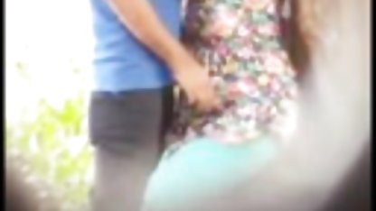 Ibu dengan rok pendek menggoda seorang anak laki-laki bokep indo lagi viral