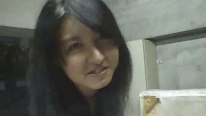 Seorang gadis dengan vagina botak menunjukkan hd xxx indonesia lubangnya secara pribadi