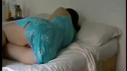 Pria bokep indo sex video dewasa dengan penis tebal mendominasi gadis itu saat berhubungan seks