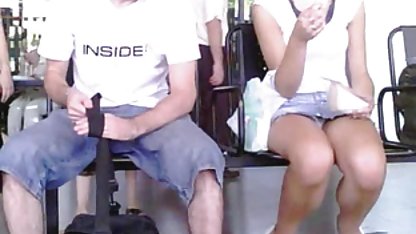 Libertine Stephanie memutuskan untuk menelepon seorang situs indonesia porn teman untuk seks anal