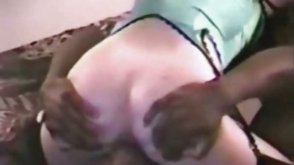 Pria kulit hitam muda meniduri seorang wanita dewasa xxx indonesia gemuk yang menawan di stoking